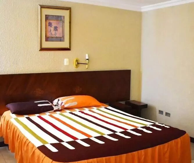 هتل Sol De Oriente