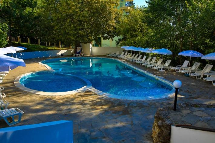 Vezhen Hotel   Free Parking