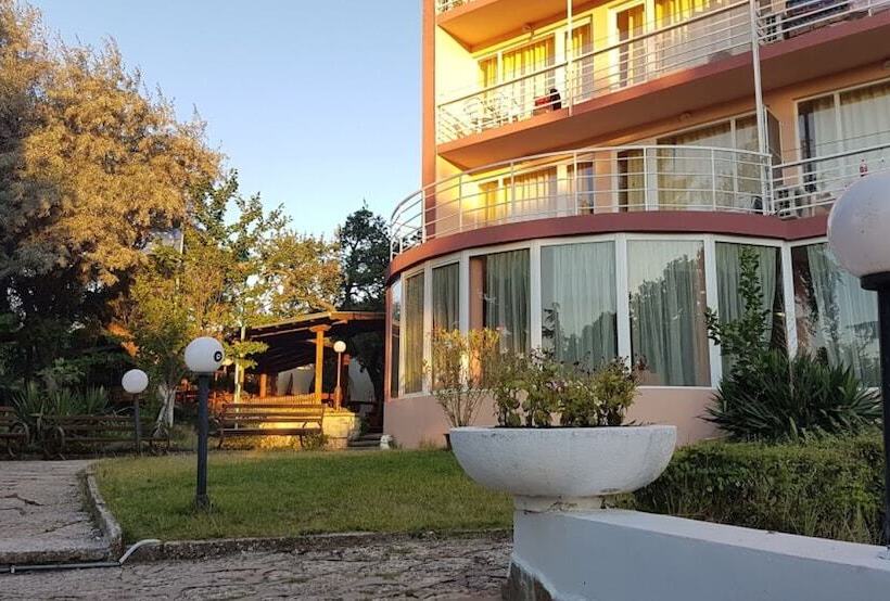 Vezhen Hotel   Free Parking