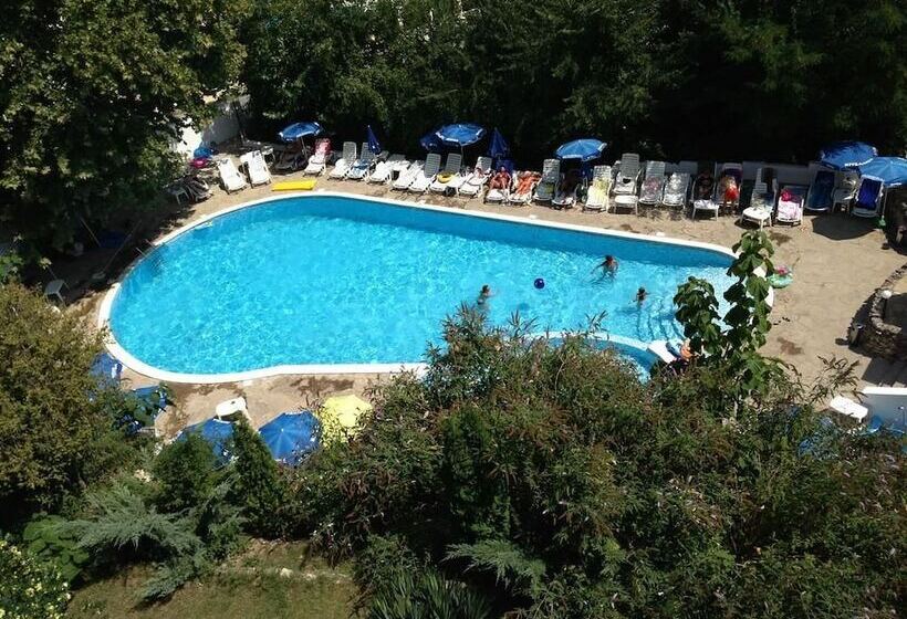 Vezhen Hotel   Free Parking