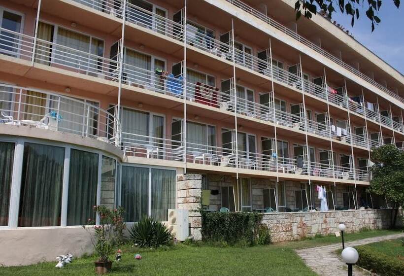 Vezhen Hotel   Free Parking