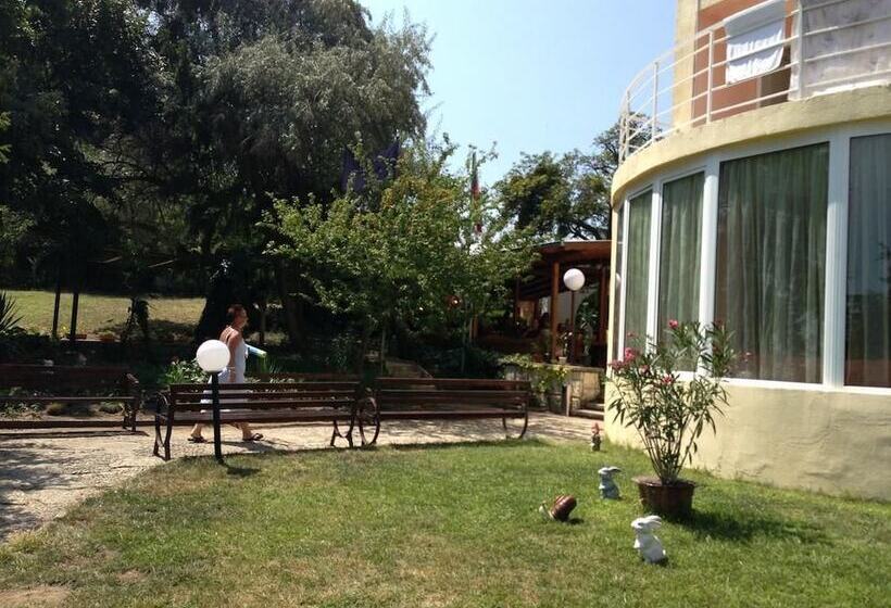 Vezhen Hotel   Free Parking