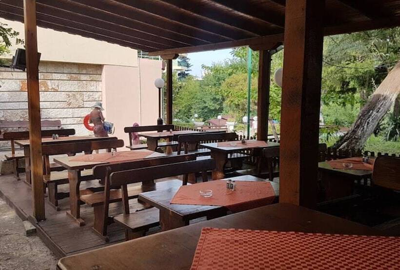 Vezhen Hotel   Free Parking