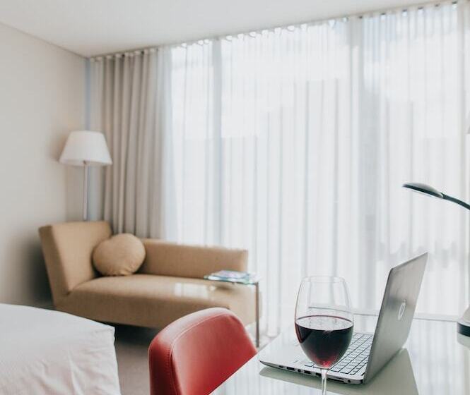 Novotel Newcastle Beach