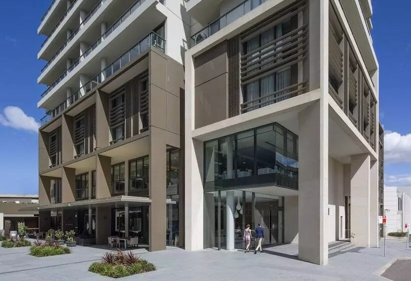 Novotel Newcastle Beach