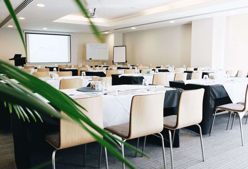 Novotel Newcastle Beach