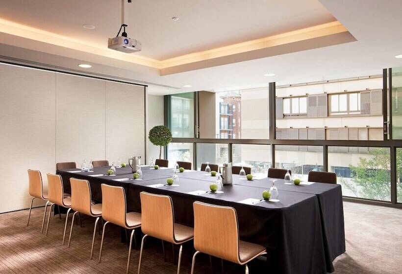 Novotel Newcastle Beach