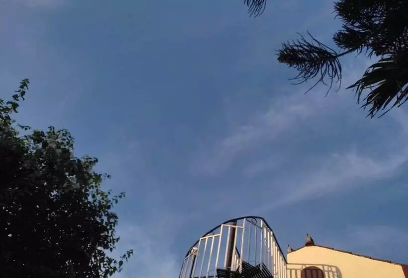 Hotelli Olana Bed And Breakfast