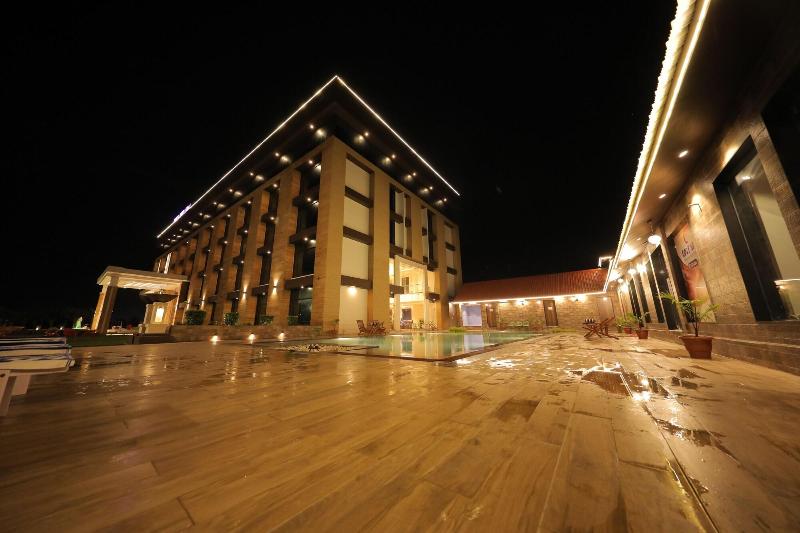 ホテル Sarovar Portico Somnath