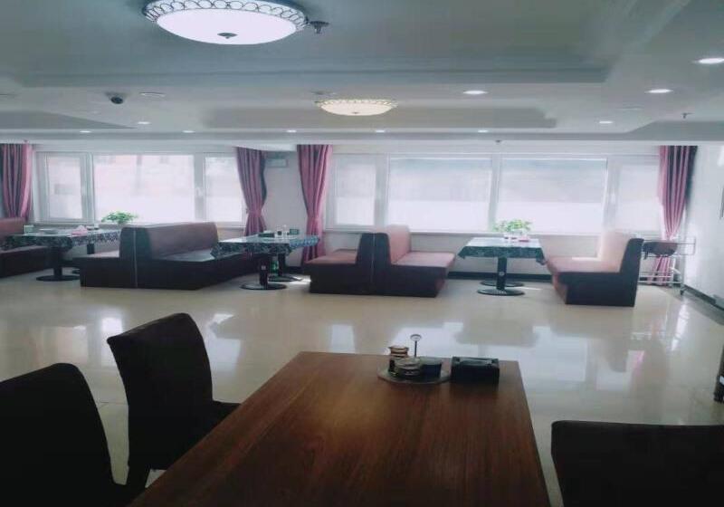 Отель Vatica Liaoning Chaoyang The East Of Railway Station Xinhua Road