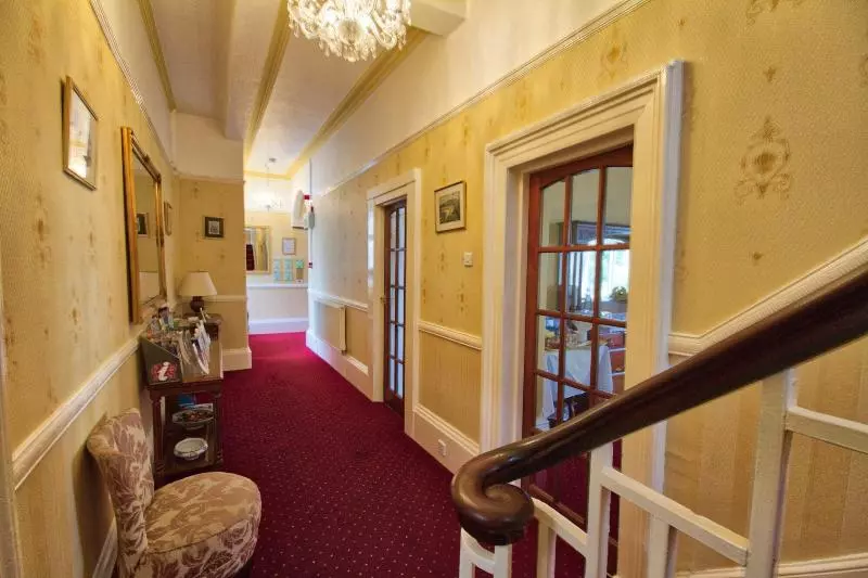 Hotelli Holcombe House Guest House