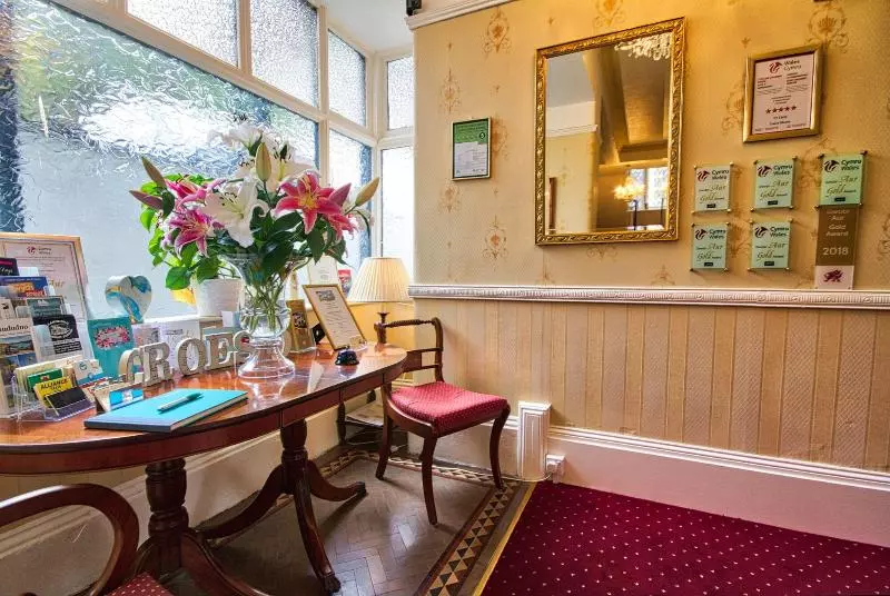 Hotelli Holcombe House Guest House