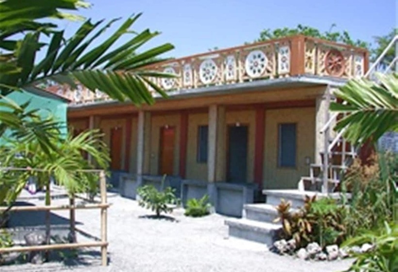 فندق Megans Paradisio Beach Resort