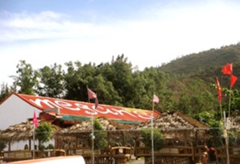 فندق Megans Paradisio Beach Resort