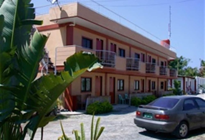 فندق Megans Paradisio Beach Resort