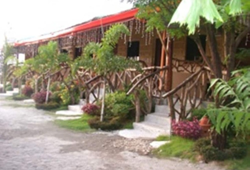 فندق Megans Paradisio Beach Resort