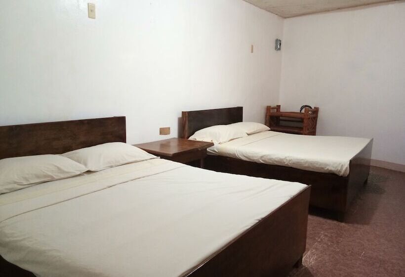 فندق Megans Paradisio Beach Resort