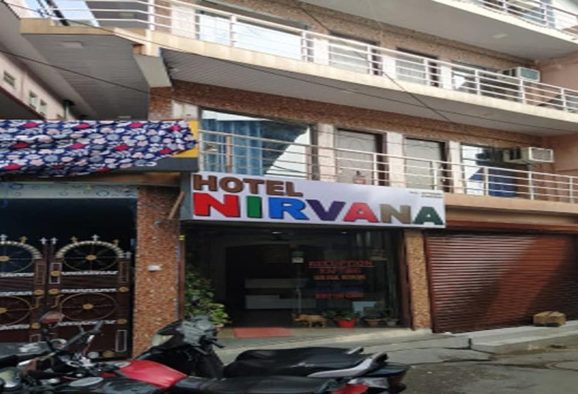 בית מלון כפרי Nirvana