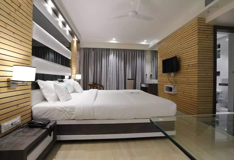 ホテル S3 Park, Ambernath