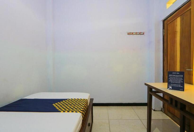 فندق Spot On 2497 Pesona Guest House