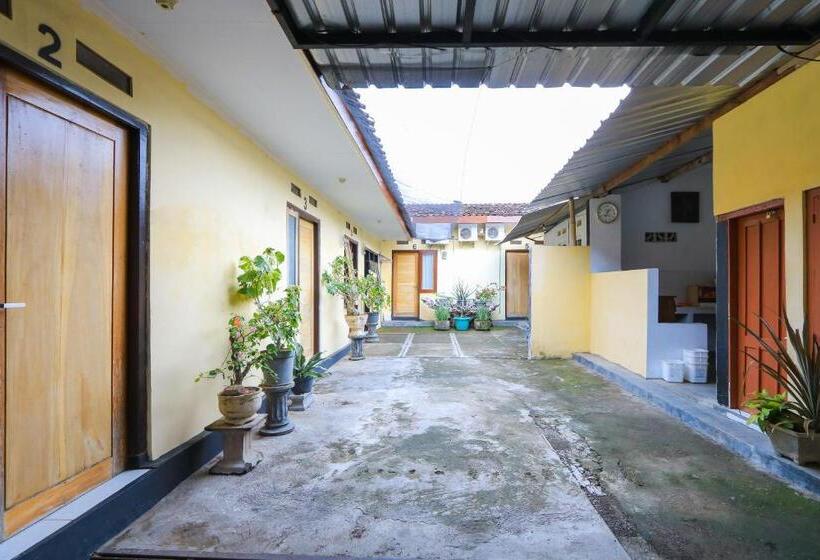 فندق Spot On 2497 Pesona Guest House