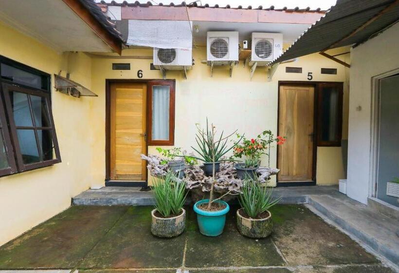 فندق Spot On 2497 Pesona Guest House