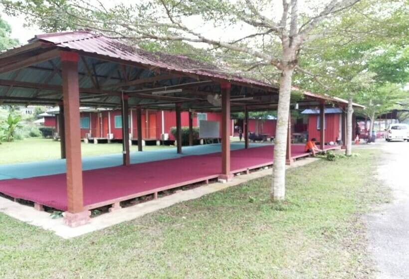 בית מלון כפרי The Red Cabanon