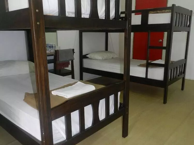 ホテル The Red Cabanon