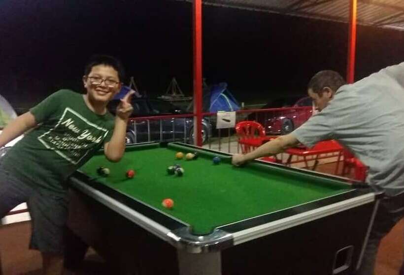 בית מלון כפרי The Red Cabanon