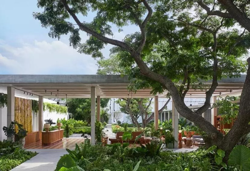 هتل The Standard Hua Hin
