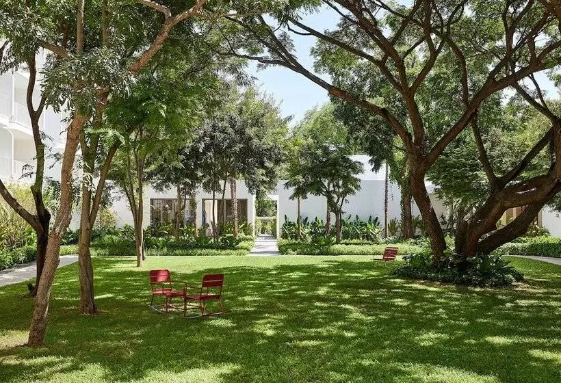 هتل The Standard Hua Hin