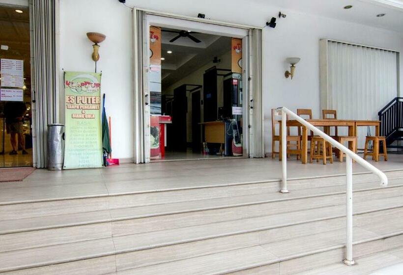 فندق Oyo 3733 Guntur 40 Residence