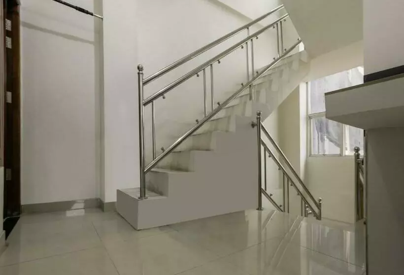 Hotelli Oyo 3838 Tamansari Guest House