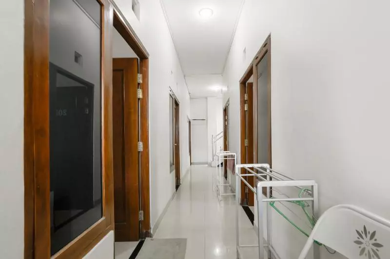 Hotelli Oyo 3838 Tamansari Guest House