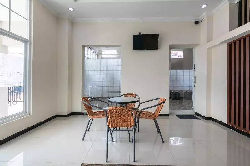 Hotelli Griya Loka 2 Syariah Near Simpang Lima Mitra Reddoorz