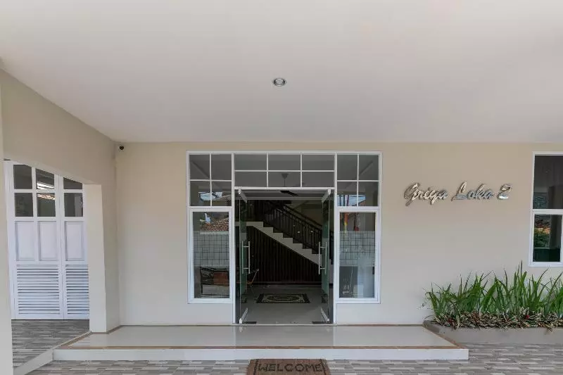 Hotelli Griya Loka 2 Syariah Near Simpang Lima Mitra Reddoorz