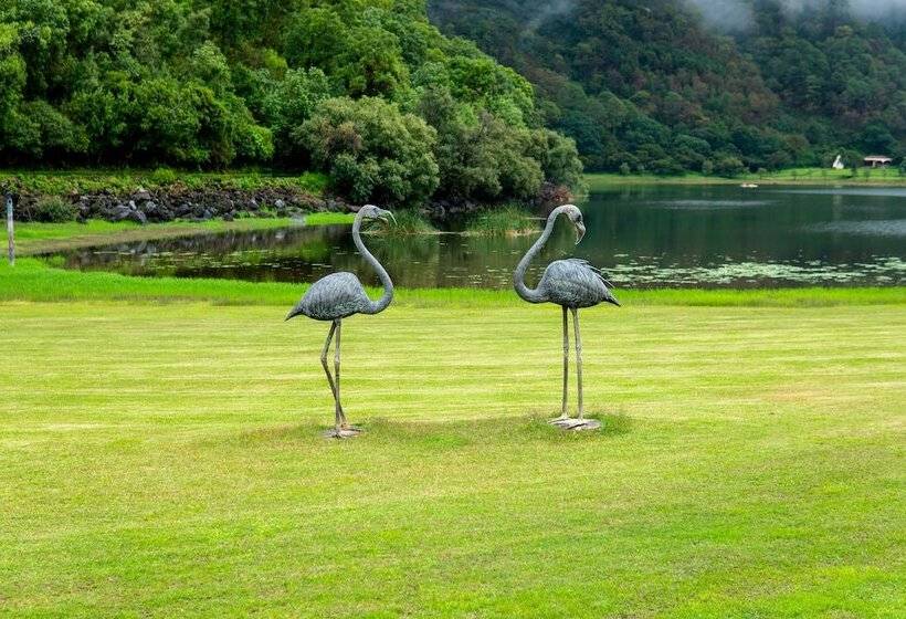 Отель Sierra Lago