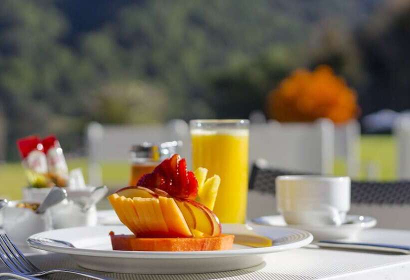 Отель Sierra Lago