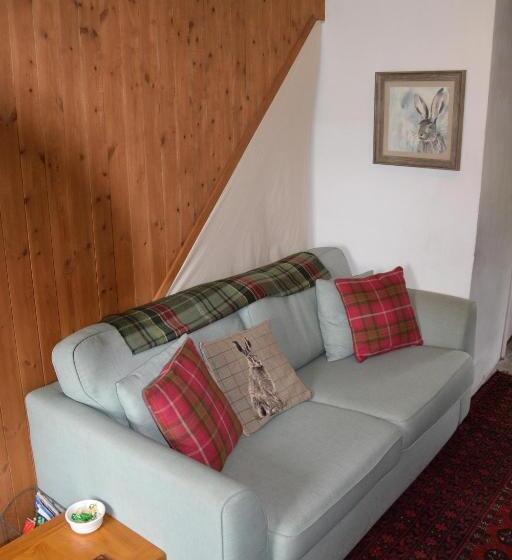 فندق Sweetbriar Cottage Bed & Breakfast And Camping