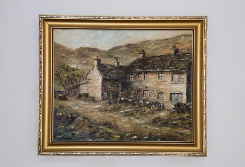 فندق Sweetbriar Cottage Bed & Breakfast And Camping