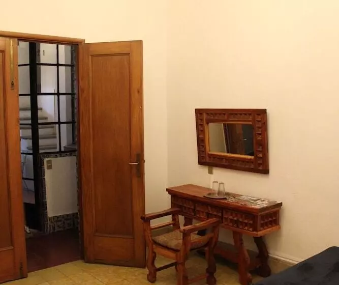 هتل Home Sweet Home