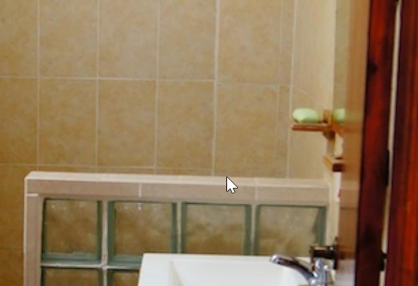 בית מלון כפרי La Casa Del Jardín Hostel