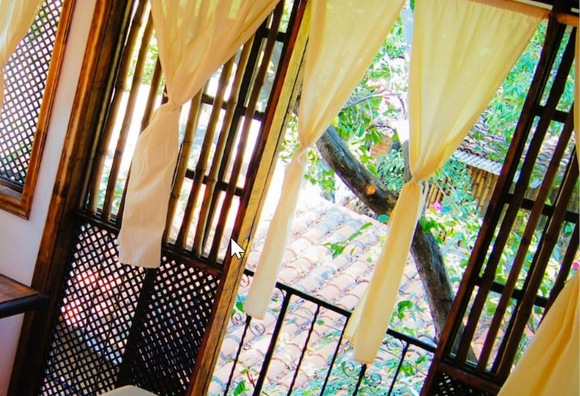 בית מלון כפרי La Casa Del Jardín Hostel