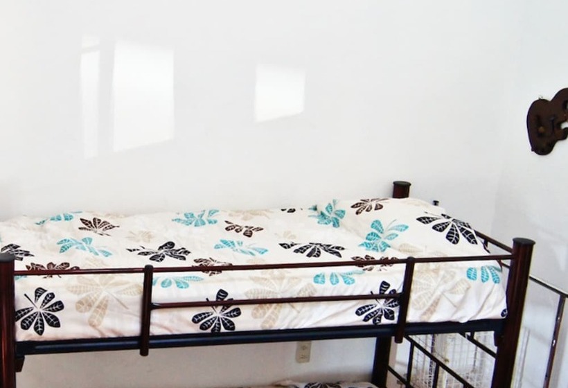 בית מלון כפרי La Casa Del Jardín Hostel