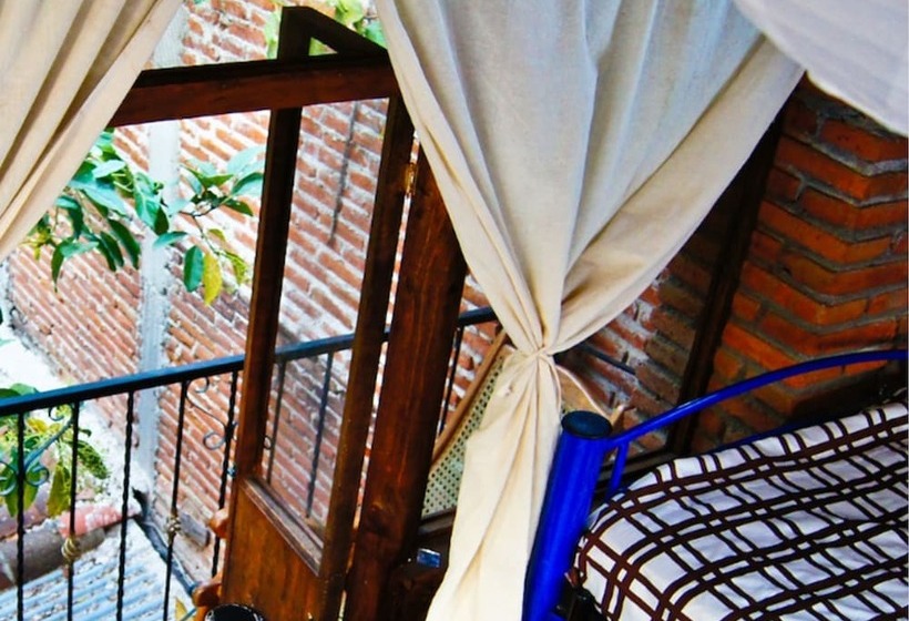 בית מלון כפרי La Casa Del Jardín Hostel