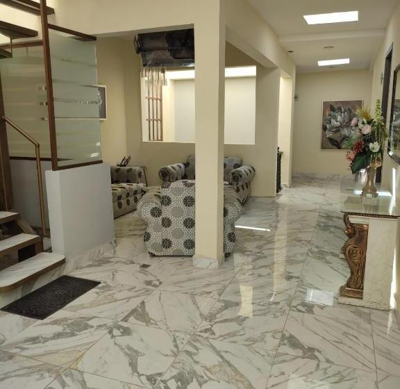 هتل Posada California