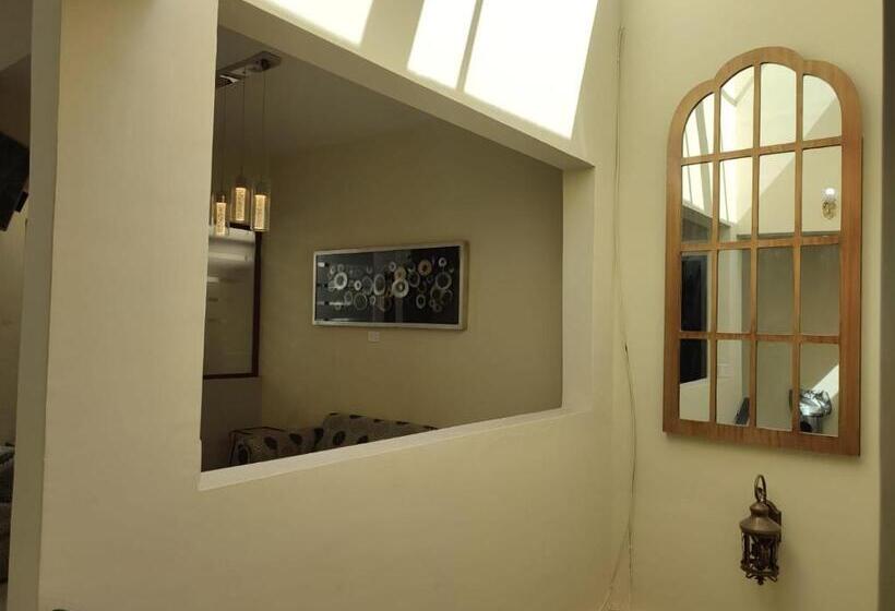 هتل Posada California