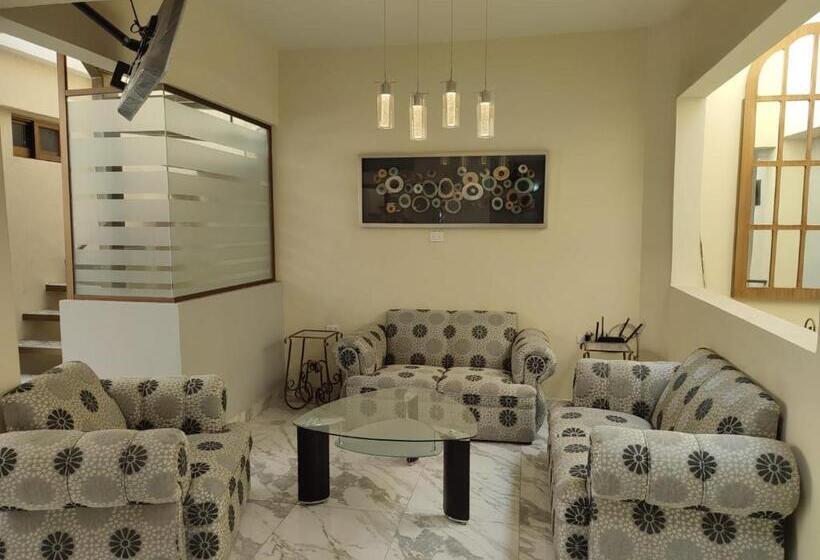 هتل Posada California