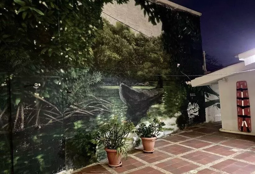 Hotelli Red Ground Village