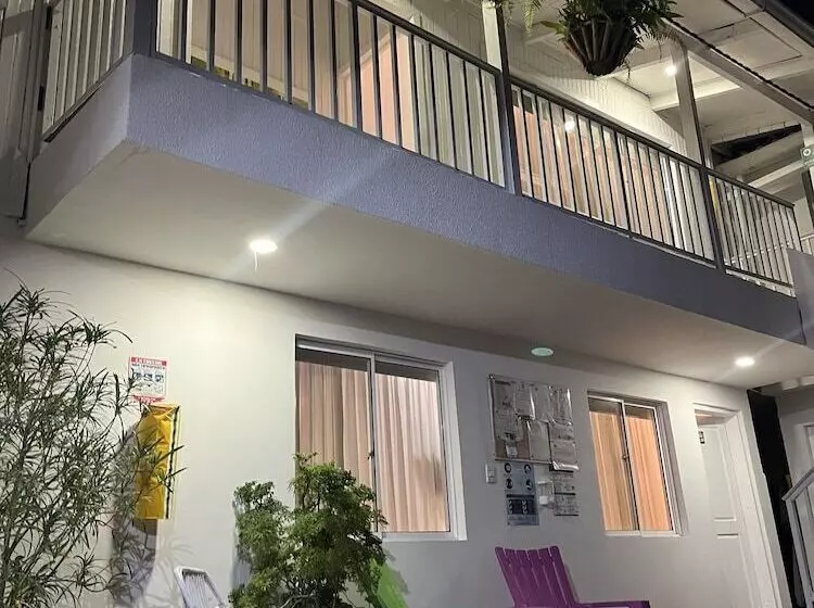 Hotelli Red Ground Village